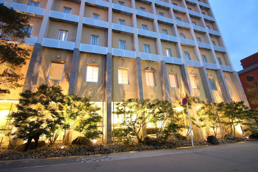 Uozu Manten Hotel Ekimae Exterior foto