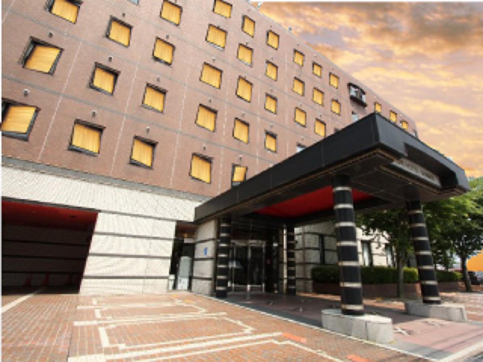 Uozu Manten Hotel Ekimae Exterior foto