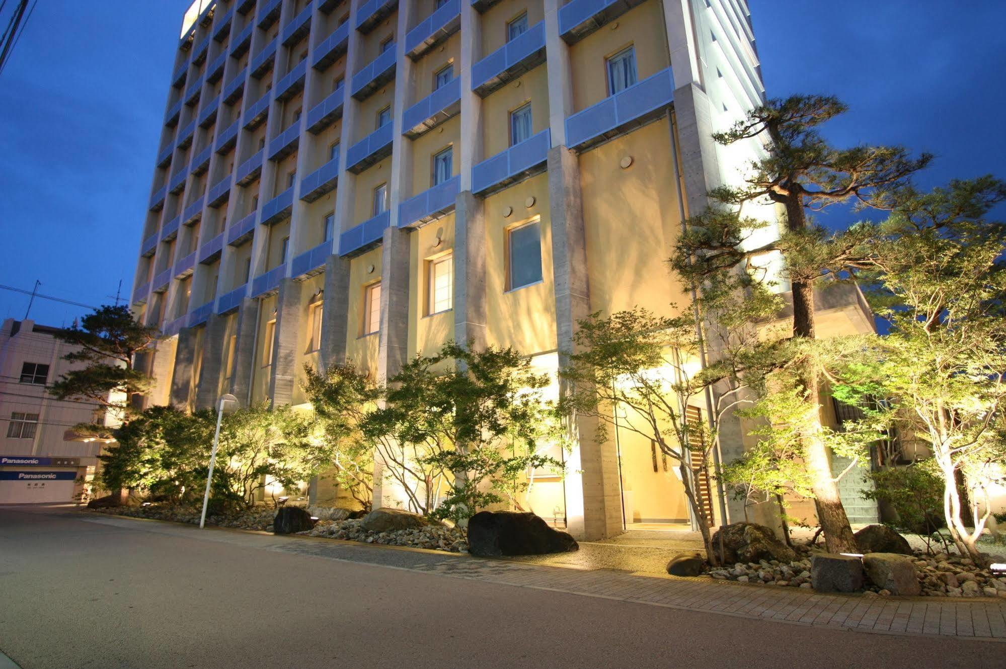 Uozu Manten Hotel Ekimae Exterior foto